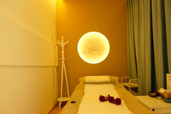 "爸爸肚"和"过劳肥"：中年男士如何成为家庭的健康支柱而非负担？